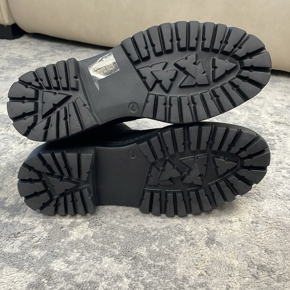 New AGL Mary Beat Quilted Ankle Boot Patent Leather Cap Toe Sz 38.5 - Picture 12 of 16